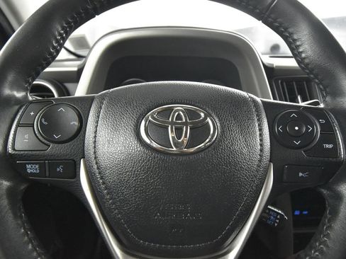 Used 2018 Toyota RAV4 XLE image 18