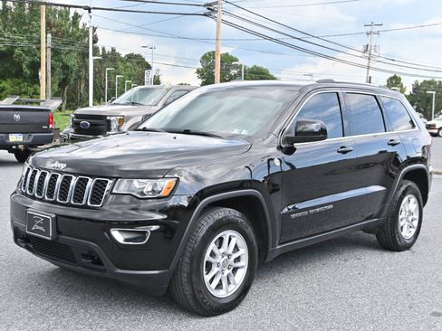 Used 2019 Jeep Grand Cherokee Laredo AWD/4WD image 7
