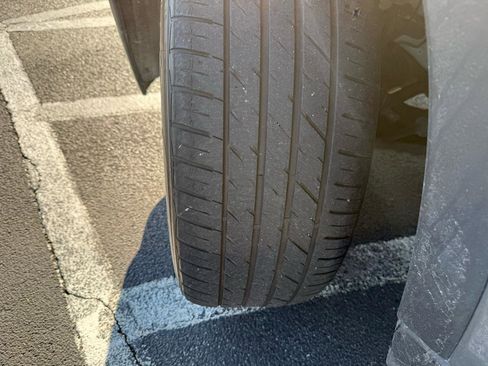 Used 2018 Chevrolet Traverse LT w/ LPO, Black Accent Package image 30