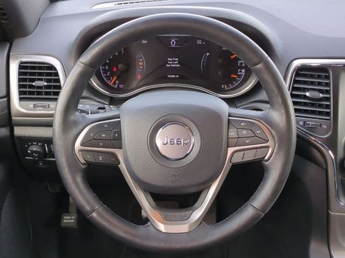 Used 2020 Jeep Grand Cherokee Laredo w/ Security & Convenience Group image 22