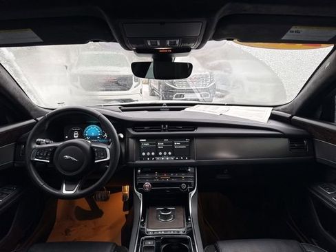 Used 2020 Jaguar XF Checkered Flag image 26