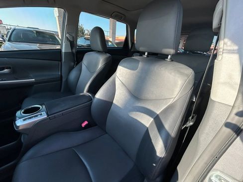Used 2012 Toyota Prius V Five FWD image 9