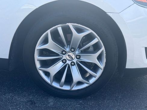 Used 2018 Ford Taurus Limited image 12