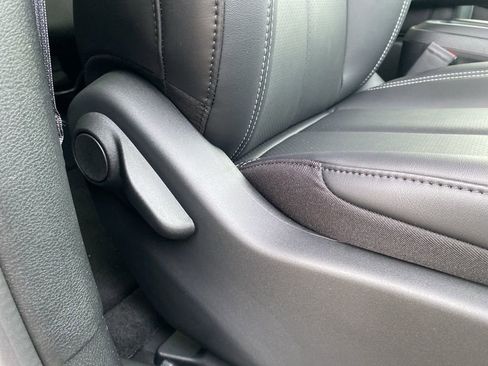 New 2026 Chrysler Pacifica Select image 10