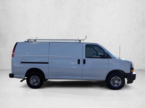 Used 2018 Chevrolet Express 2500 w/ Driver Convenience Package image 4