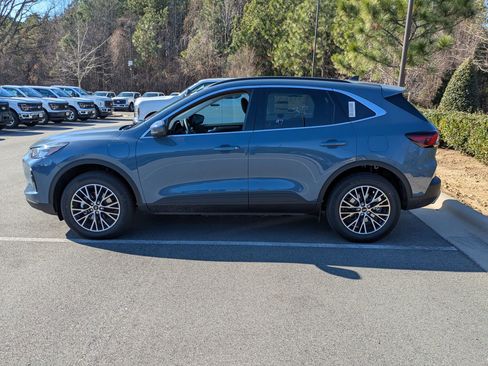 New 2026 Ford Escape SE image 7