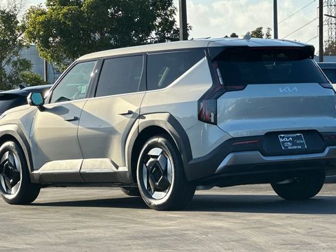 New 2026 Kia EV9 Light image 6