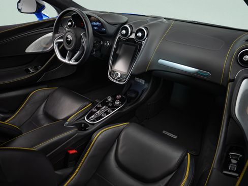 Used 2023 McLaren GT RWD image 8
