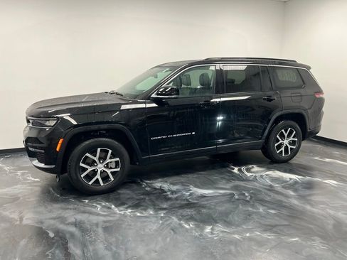 Used 2024 Jeep Grand Cherokee L Limited w/ Luxury Tech Group II image 22