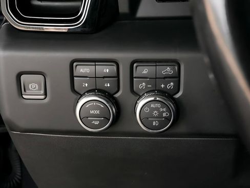 Used 2022 GMC Sierra 1500 AT4X image 43