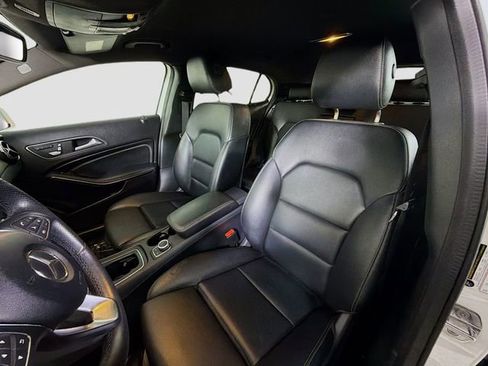 Used 2020 Mercedes-Benz GLA 250 4MATIC w/ Convenience Package image 11