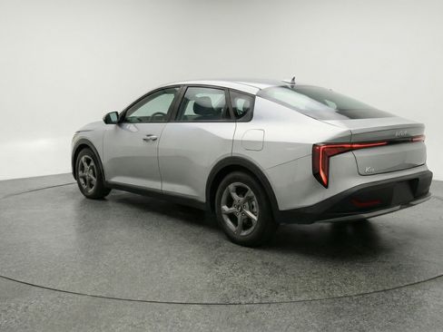 Used 2025 Kia K4 LXS image 6