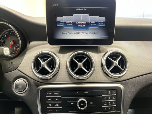 Used 2020 Mercedes-Benz GLA 250 image 16