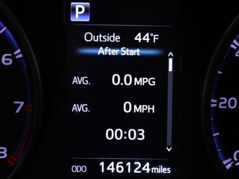 Used 2018 Toyota RAV4 LE image 15