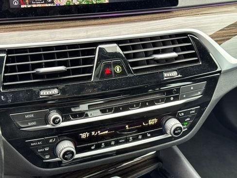 Used 2019 BMW 530i xDrive w/ Convenience Package image 22