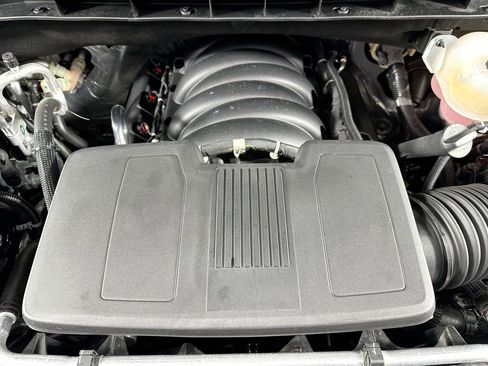 Used 2024 GMC Yukon SLT w/ SLT Luxury Package image 32