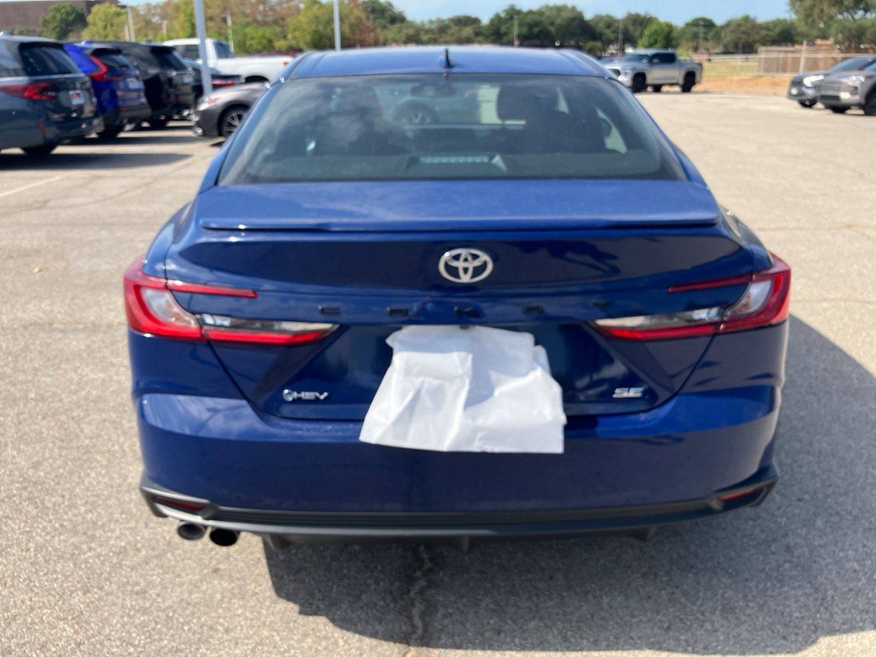 Used 2025 Toyota Camry SE FWD image 5