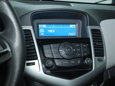 Used 2014 Chevrolet Cruze LS image 34