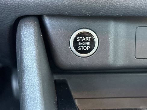 Used 2021 Nissan Rogue SV FWD image 23