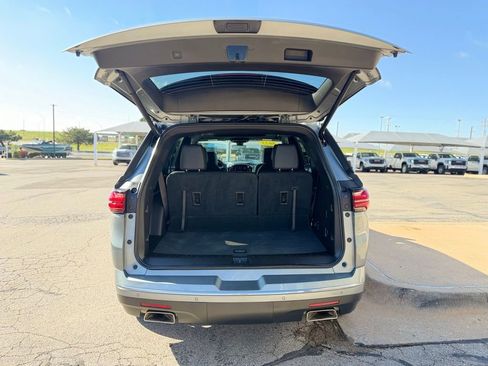 Used 2023 Chevrolet Traverse Premier AWD/4WD image 6