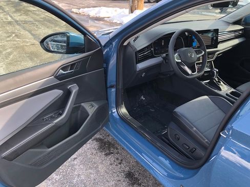 New 2026 Volkswagen Jetta SE image 10