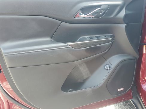 Used 2018 GMC Acadia SLT w/ LPO, Floor Liner Package FWD image 23