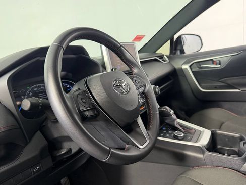 Used 2025 Toyota RAV4 SE AWD/4WD image 22