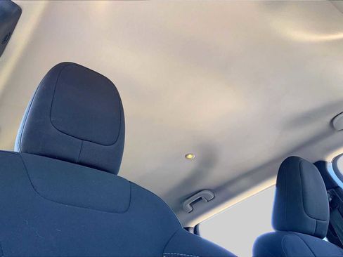 Used 2019 Jeep Cherokee Latitude w/ Popular Appearance Group FWD image 14