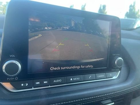Used 2023 Nissan Rogue S AWD/4WD image 13