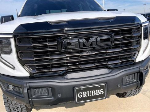 Used 2023 GMC Sierra 1500 AT4X image 37