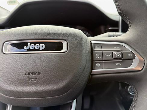 New 2025 Jeep Compass Limited image 26