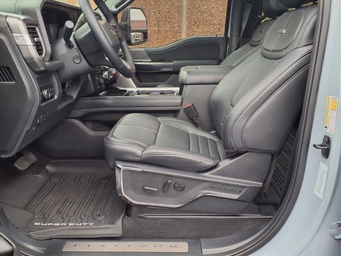 Used 2025 Ford F250 Platinum w/ Tremor Off-Road Package image 19