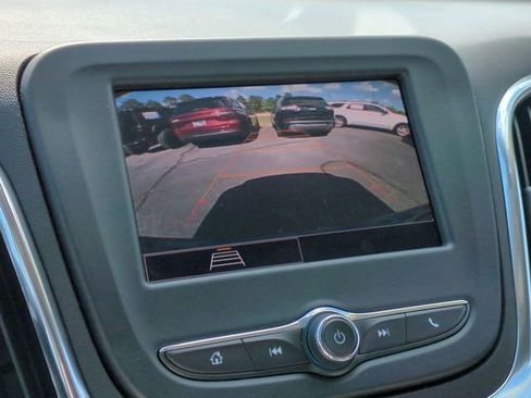 Used 2024 Chevrolet Equinox LT FWD image 17