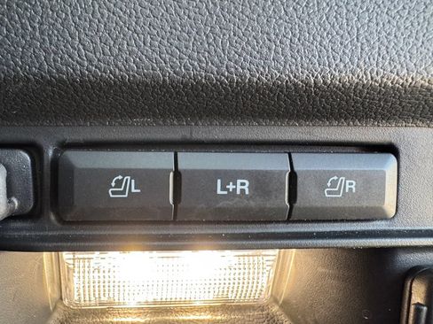 Used 2024 Ford Explorer Limited w/ Equipment Group 301A AWD/4WD image 33
