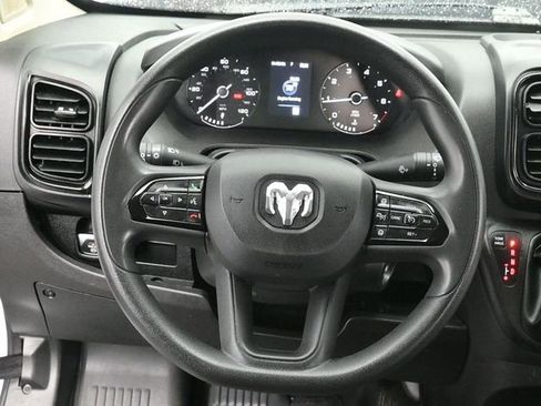 Used 2025 RAM ProMaster 2500 w/ Convenience Group FWD image 18