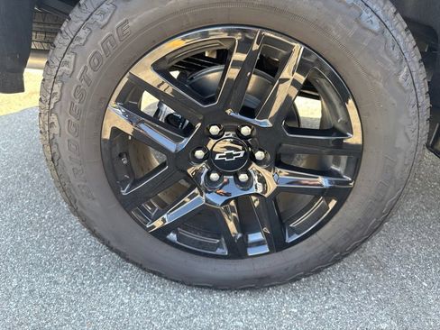 Used 2026 Chevrolet Silverado 1500 LT Trail Boss w/ LT Trail Boss Premium Package AWD/4WD image 16