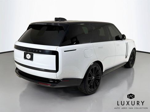 Used 2024 Land Rover Range Rover SE AWD/4WD image 6