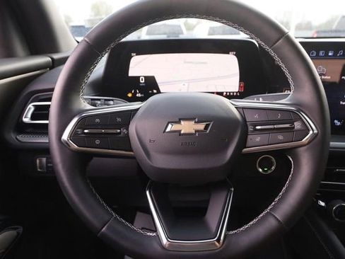 Used 2025 Chevrolet Traverse LT w/ LPO, Floor Liner Package image 12