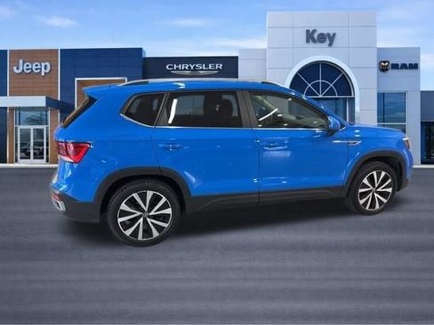 Used 2023 Volkswagen Taos SE image 7