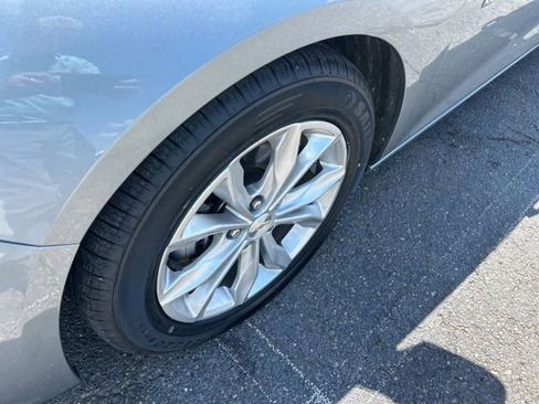Used 2023 Chevrolet Malibu LT FWD image 18