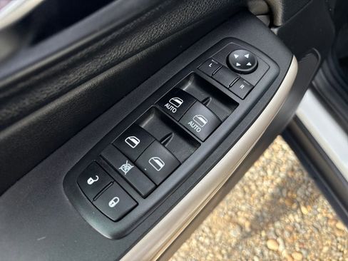 Used 2018 Jeep Cherokee Limited w/ High Altitude Package image 15