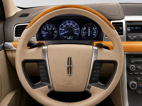 Used 2011 Lincoln MKS FWD image 27