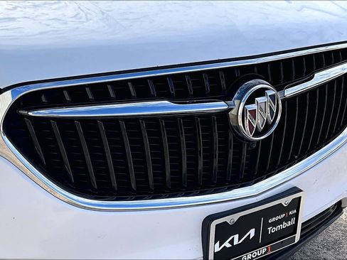 Used 2018 Buick Enclave Essence image 27