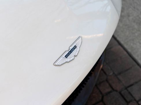 Used 2019 Aston Martin DBS Superleggera image 39