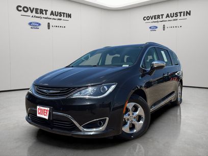 Used 2018 Chrysler Pacifica Limited w/ Advanced Safetytec Group