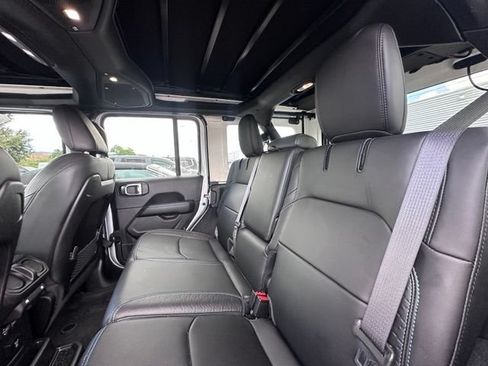 Used 2024 Jeep Wrangler High Altitude AWD/4WD image 32