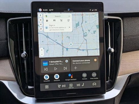 Certified 2025 Volvo XC90 B6 Plus w/ Protection Package Premier image 17