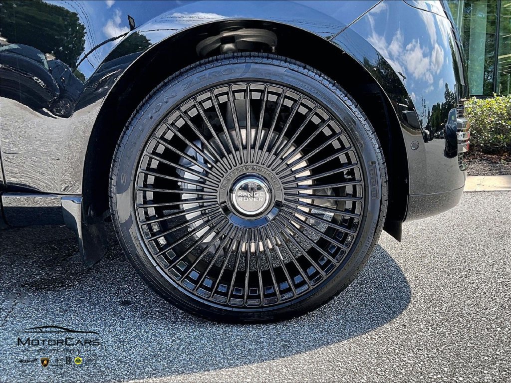 Used 2025 Land Rover Range Rover SE AWD/4WD image 33