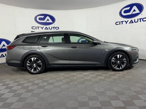 Used 2018 Buick Regal Preferred w/ Sights and Sounds Package image 3