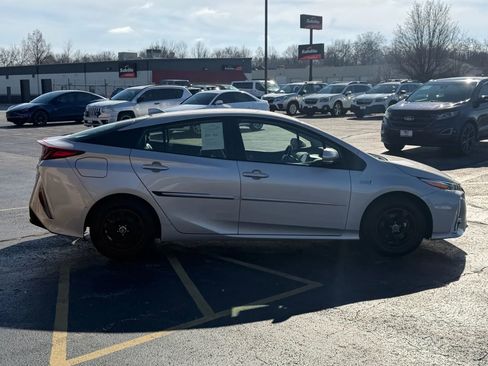 Used 2021 Toyota Prius Prime Limited image 20